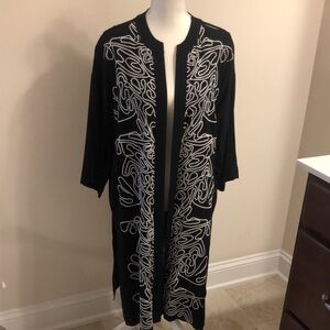 Chico’s Gorgeous Black and White Embroidered Long Kimono/ Topper/ Duster